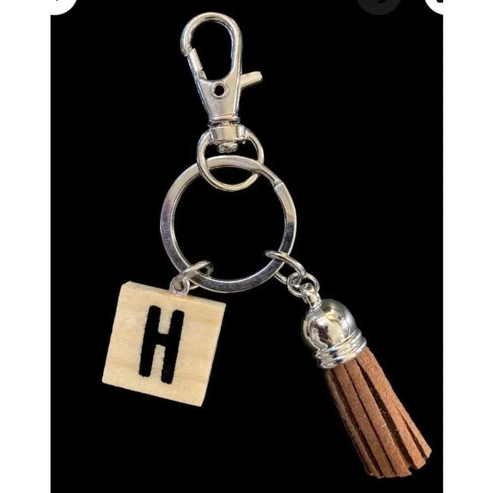 ☀️3/$9☀️ Wooden Letter “H” Tile Keychain